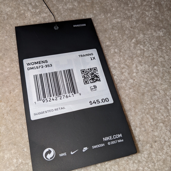 Nwts Women's Nike training dri-fit green butterfly bike shorts - Picture 5 of 16